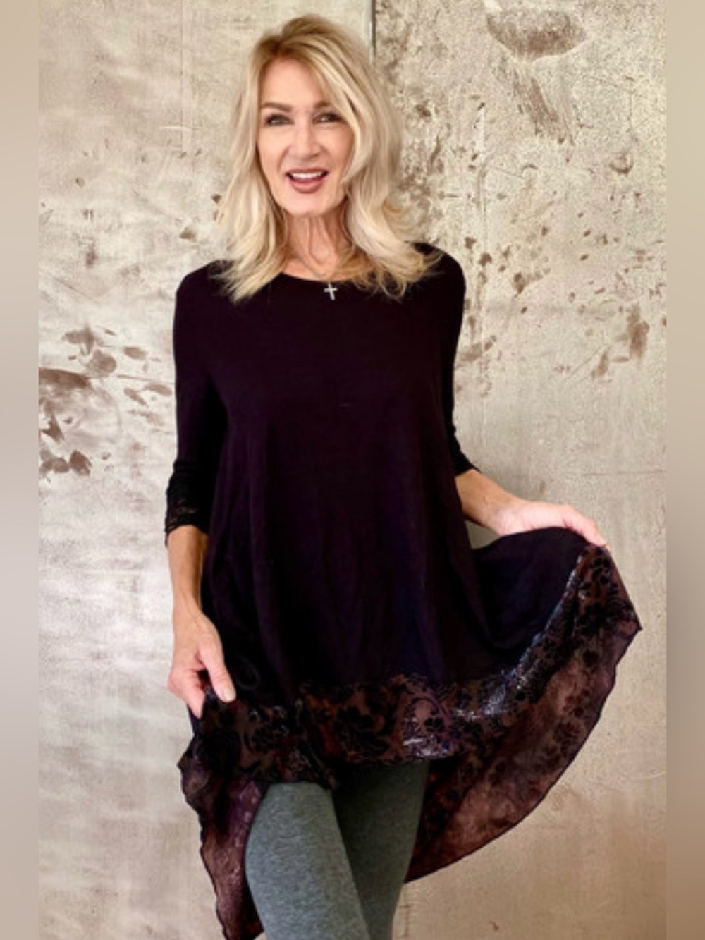 Surrealist USA Jesse plum ribbed paisley velvet hem swing top